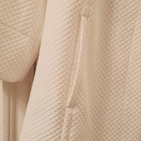 Creamy White Jacket - Picture 4 of 5